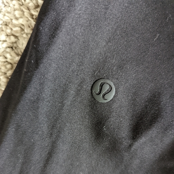 Lululemon Black Crop - Picture 3 of 8